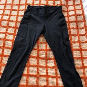 Black lulu lemon leggings